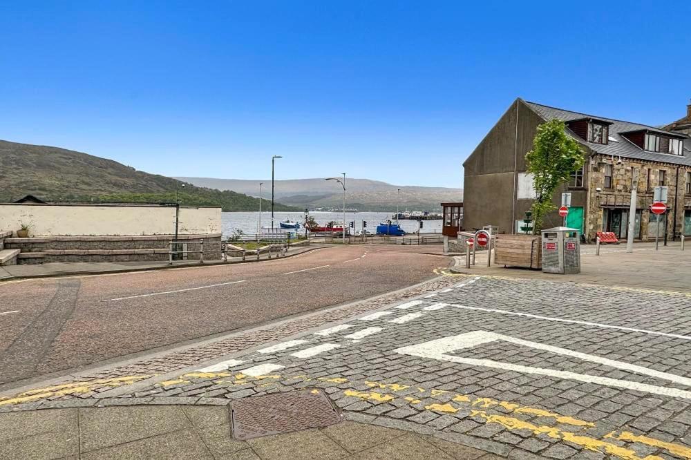 Waverley Court Fort William Luaran gambar