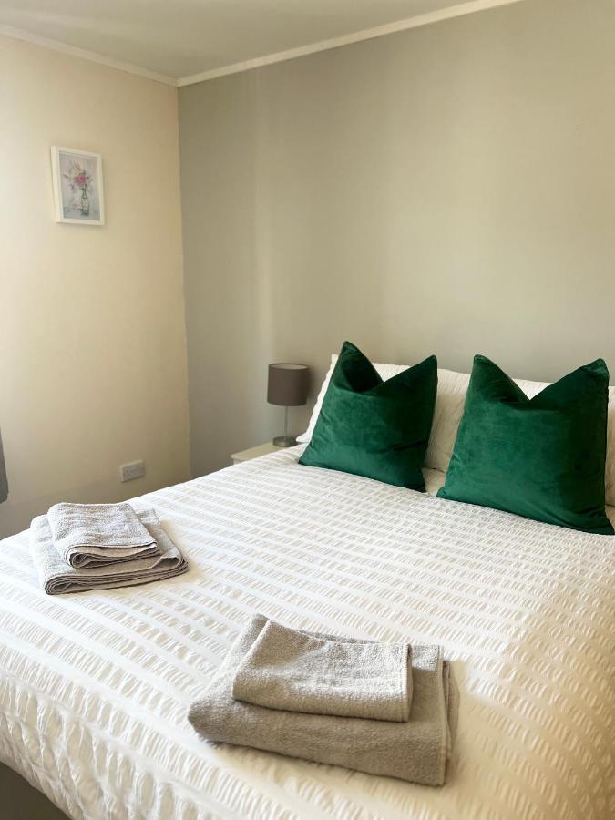 Waverley Court Fort William Luaran gambar